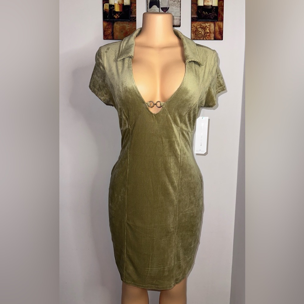 NWT Almost famous | Mini olive green dress with collar with V-Neck size XL
